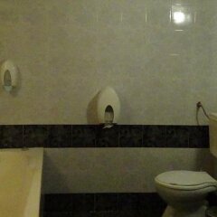 Отель Family Hotel Medven - 1 Болгария, Сливен - отзывы, цены и фото номеров - забронировать отель Family Hotel Medven - 1 онлайн ванная