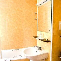Отель Park Avenue Bayswater Inn Hyde Park Великобритания, Лондон - 12 отзывов об отеле, цены и фото номеров - забронировать отель Park Avenue Bayswater Inn Hyde Park онлайн ванная фото 3