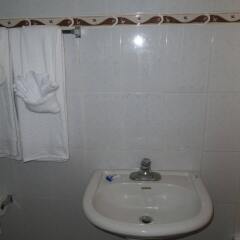 Отель Enchanted Villas and Guest House Ямайка, Монтего-Бей - отзывы, цены и фото номеров - забронировать отель Enchanted Villas and Guest House онлайн ванная