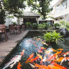 Отель Feung Nakorn Balcony Rooms And Cafe Бангкок фото 3