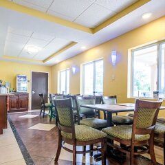 Отель Quality Inn & Suites Glenmont - Albany South гостиничный бар