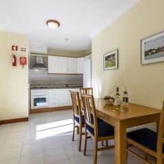 Отель Browns Sports & Leisure Club в номере фото 3