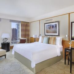 Отель The Ritz-Carlton Executive Residences, Dubai International Financial Centre Дубай комната для гостей фото 4