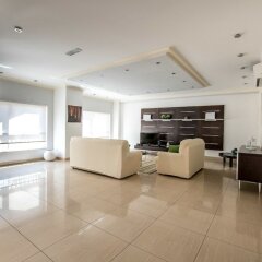 Отель Bright, Spacious and Right in the Center Мальта, Сан Джулианс - отзывы, цены и фото номеров - забронировать отель Bright, Spacious and Right in the Center онлайн интерьер отеля