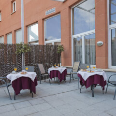 Hotel Ganivet фото 2