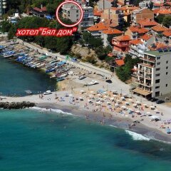 Отель Family Hotel White House Болгария, Поморие - отзывы, цены и фото номеров - забронировать отель Family Hotel White House онлайн пляж фото 2
