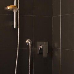 Отель Laxmi Guesthouse B&B Италия, Генуя - отзывы, цены и фото номеров - забронировать отель Laxmi Guesthouse B&B онлайн ванная фото 2