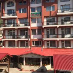 Отель Family Hotel Yola Болгария, Чепеларе - отзывы, цены и фото номеров - забронировать отель Family Hotel Yola онлайн парковка