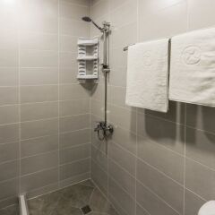 Отель Old Tbilisi Apartment Грузия, Тбилиси - отзывы, цены и фото номеров - забронировать отель Old Tbilisi Apartment онлайн ванная фото 2