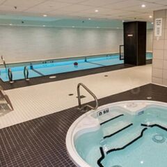 Отель International Hotel Calgary Канада, Калгари - отзывы, цены и фото номеров - забронировать отель International Hotel Calgary онлайн бассейн фото 3
