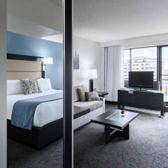 Отель Ottawa Embassy Hotel & Suites Канада, Оттава - отзывы, цены и фото номеров - забронировать отель Ottawa Embassy Hotel & Suites онлайн комната для гостей
