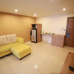 Апартаменты Pintree Service Apartment Pattaya Паттайя в номере фото 2