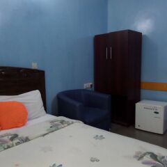 Отель Koltol Guest House сейф в номере