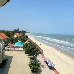 Отель HaiDuong Intourco Resort пляж фото 2