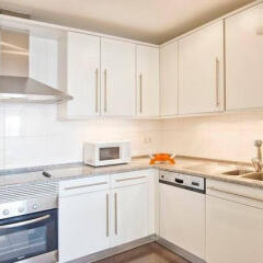 Отель Your Lisbon Home Cabo Ruivo в номере