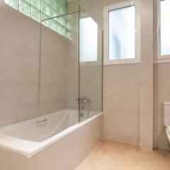 Отель Bbarcelona Gaudi Avenue Flats Барселона ванная