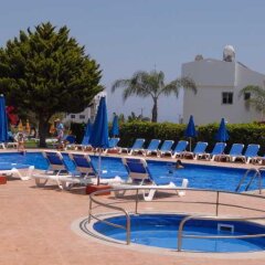 Отель Maistros Hotel Apartments Кипр, Протарас - отзывы, цены и фото номеров - забронировать отель Maistros Hotel Apartments онлайн бассейн фото 3