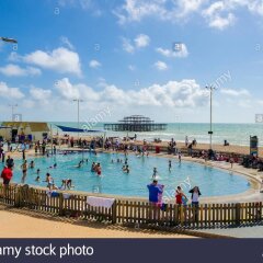 Отель Stay in the heart of.. Brighton бассейн