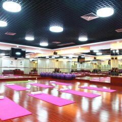 Отель Century Plaza Hotel Китай, Шэньчжэнь - отзывы, цены и фото номеров - забронировать отель Century Plaza Hotel онлайн фитнесс-зал фото 2
