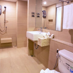 B2 Bangna Premier Hotel ванная