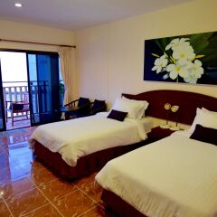 Гостевой дом Sugar Inn Phuket комната для гостей