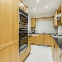 Отель Quiet Elegant 2 Beds 2 Bath Trafalgar Square Лондон фото 7