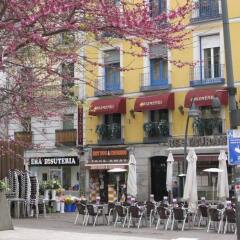 Отель Hostal Tirso Plaza