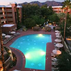 Отель Radisson Suites Tucson бассейн