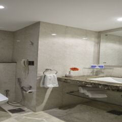 Отель Sarovar Portico Jaipur ванная