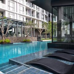Отель At Mind Exclusive Pattaya бассейн