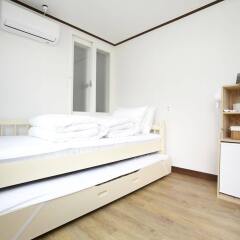 Отель Shinchon Hongdae Guesthouse комната для гостей фото 2