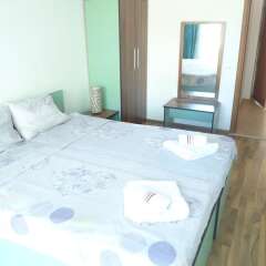 Апартаменты Sofia Apartments in Sunny Residence комната для гостей
