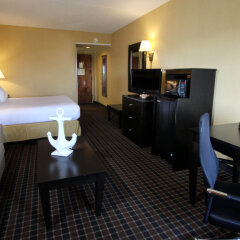 Отель Holiday Inn Express Stony Brook удобства в номере