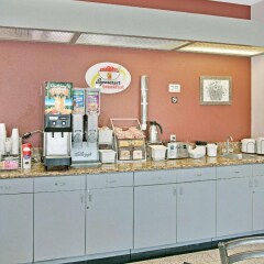 Отель Super 8 by Wyndham Hollywood/LA Area США, Лос-Анджелес - отзывы, цены и фото номеров - забронировать отель Super 8 by Wyndham Hollywood/LA Area онлайн питание