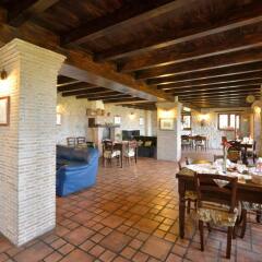 Отель Il Casale delle Ginestre Bed & Breakfast Кастель-Сан-Пьетро-Романо питание