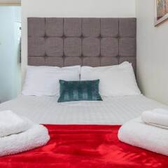 Отель 2 bed in Amazing West London Location Великобритания, Лондон - отзывы, цены и фото номеров - забронировать отель 2 bed in Amazing West London Location онлайн комната для гостей фото 3