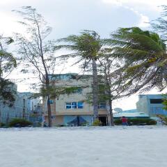 Отель Transit Beach View Hotel Мальдивы, Мале - отзывы, цены и фото номеров - забронировать отель Transit Beach View Hotel онлайн парковка