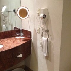 Отель Real Inn Perinorte Тлальнепантла-де-Бас ванная фото 2