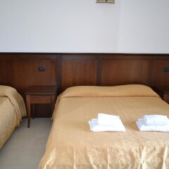Отель B&B Arenile Фонтане-Бьянке сейф в номере