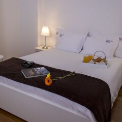 Апартаменты Authentic Porto Apartments Порту сейф в номере