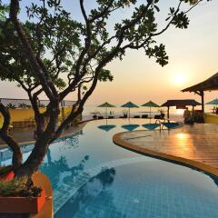 Отель Supatra Hua Hin Resort бассейн