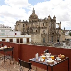 Отель Jeys Catedral Jerez Испания, Херес-де-ла-Фронтера - отзывы, цены и фото номеров - забронировать отель Jeys Catedral Jerez онлайн балкон