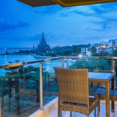 Отель Golden Tulip Pattaya Beach Resort (SHA Extra Plus) Таиланд, Паттайя - отзывы, цены и фото номеров - забронировать отель Golden Tulip Pattaya Beach Resort (SHA Extra Plus) онлайн балкон