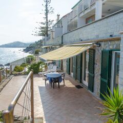Апартаменты Dream Apartment by the sea Костарайнера приотельная территория