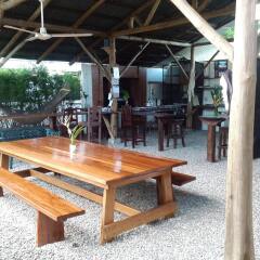 Отель Cabinas Tropicales Puerto Jimenez Ринкон бассейн