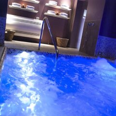 Hotel Sovrana & Re Aqva SPA бассейн