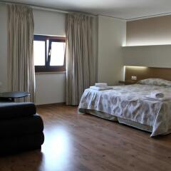 Elina Hotel Apartments комната для гостей