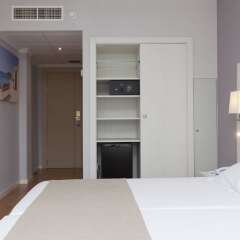 Helios Mallorca Hotel & Apartments сейф в номере