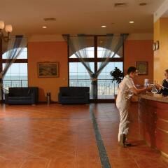 Отель Riu Helios Bay Аврен интерьер отеля