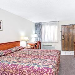 Отель Knights Inn Woodland Hills США, Лос-Анджелес - отзывы, цены и фото номеров - забронировать отель Knights Inn Woodland Hills онлайн комната для гостей фото 4